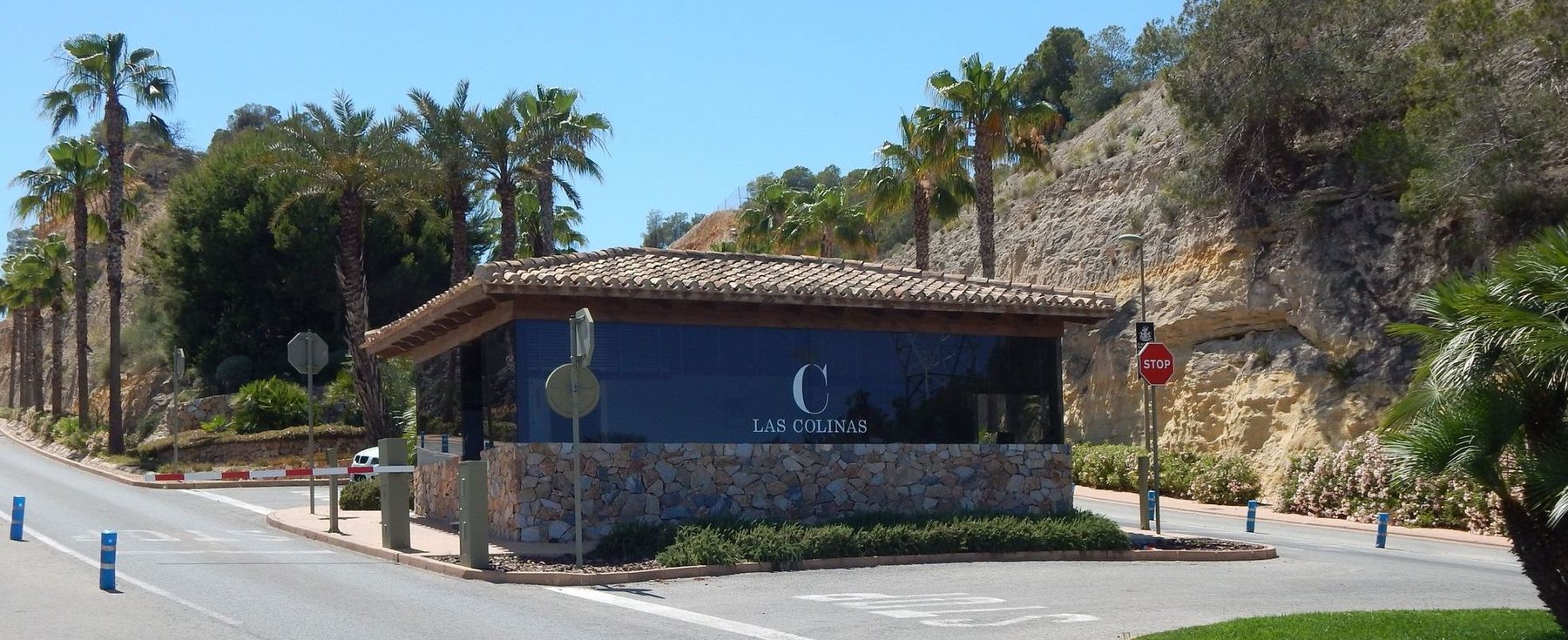 Las Colinas private access