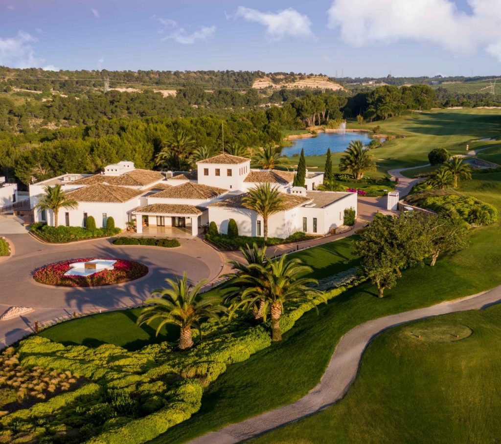 Las Colinas club and golf surroundings
